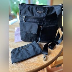 Baggallini slim modern crossbody bag